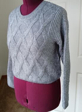 Windsor Cable Knit Vibes Crop Sweater XS soft heather grey long sleeves